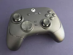 Test Razer Wolverine V4 Tournament Edition : une bonne surprise à 109 € ?